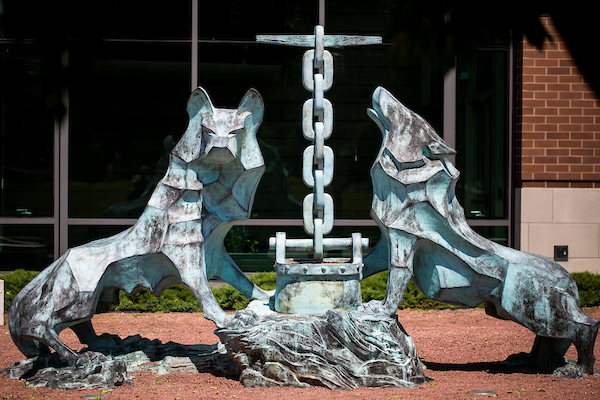 Los Lobos de Loyola statue: Wolf and Kettle Day: Loyola University Chicago