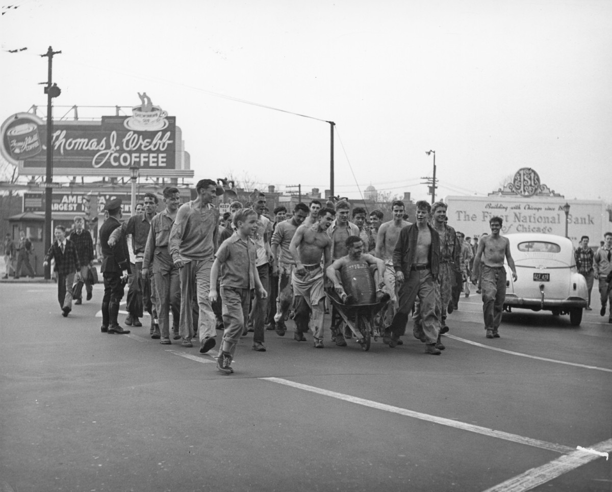 012_student_life_pushball_victory_lap,1946.jpg