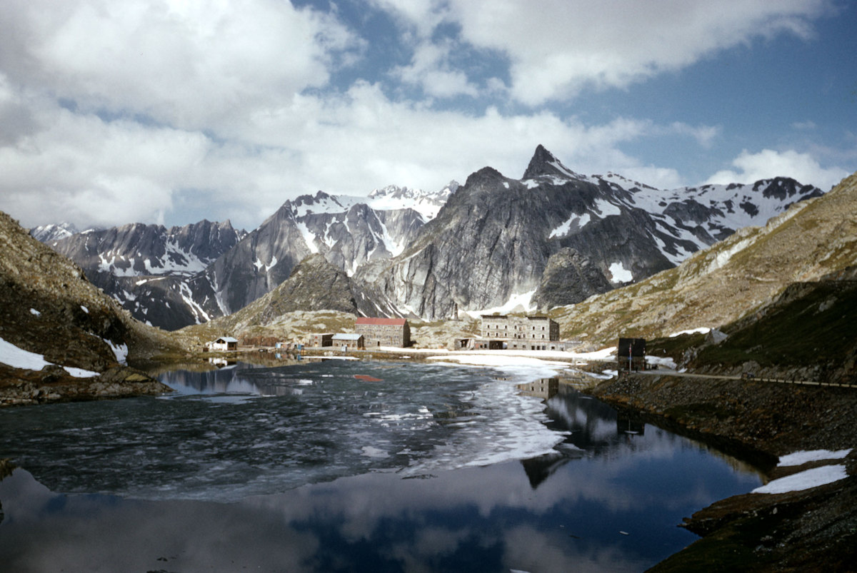 53_Grand-St-Bernard-pass-2473-meters-up.jpg