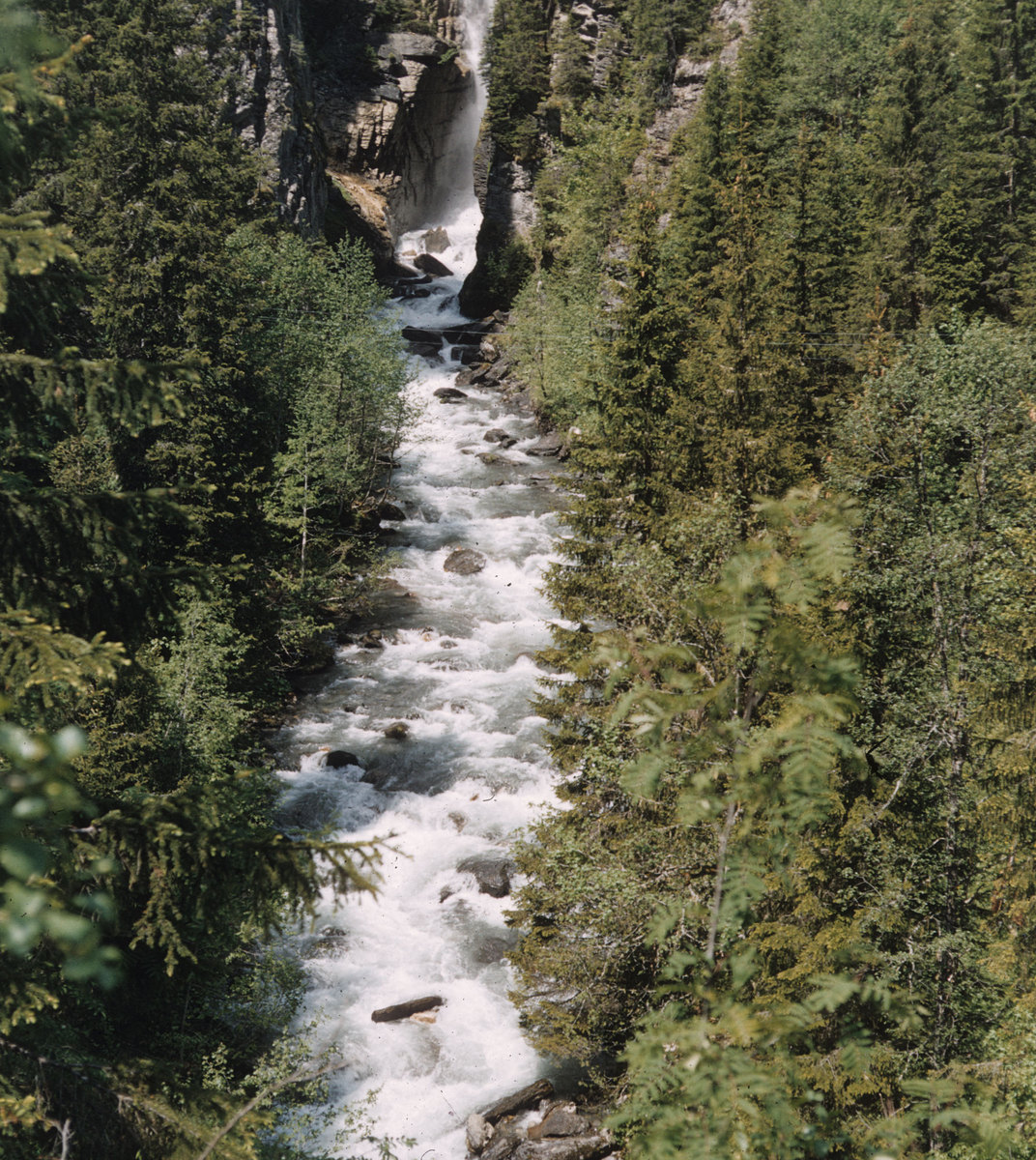 127_Rosenlaui-falls.jpg