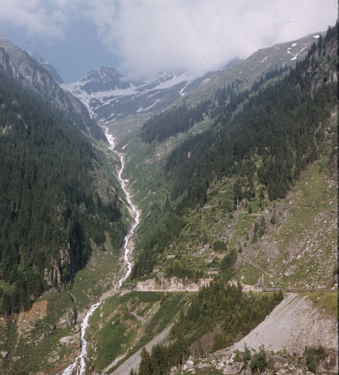 154_Glacial-torrent-on-st-gotthard-mt.jpg