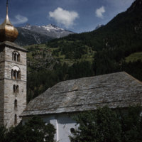 132_St-Niklaus-church-from-train.jpg