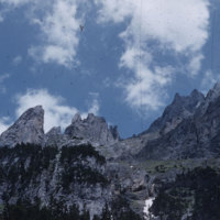 129_ROsenlaui-dossem-peaks-above-gorge.jpg