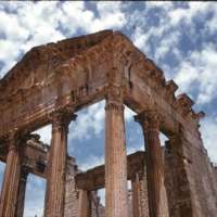 42-dougga-capitolium-top.jpg