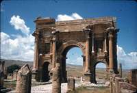 51-timgad-triumphal-arch.jpg