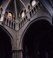 70_Lausanne-Cathedral-transept-dome.jpg